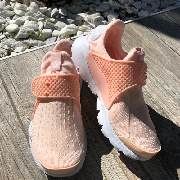 🍑Nike soft dart 🍑New 🍑Price firm - Picture 3 of 7